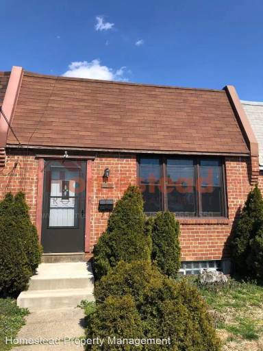Main picture of 1579 Summit St