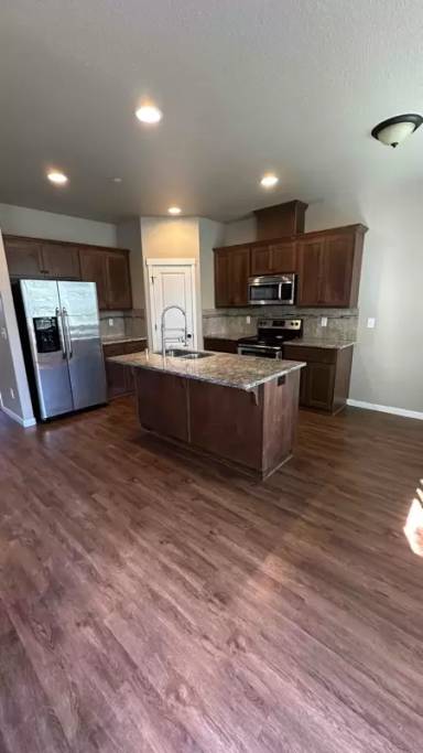 Main picture of 7653 NE 31st Cir