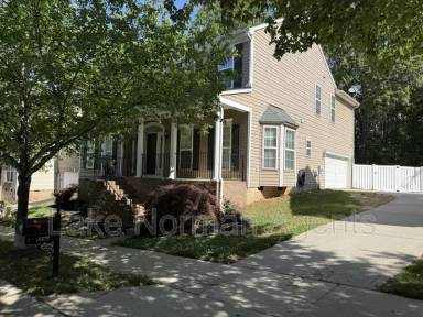 Main picture of 15622 Troubadour Ln