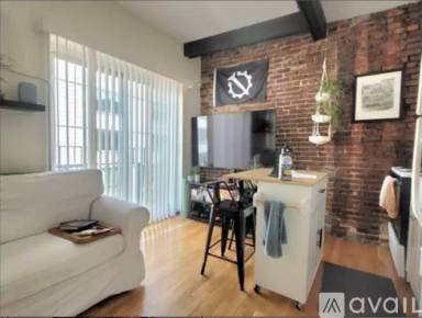 Main picture of 99 Hudson St
