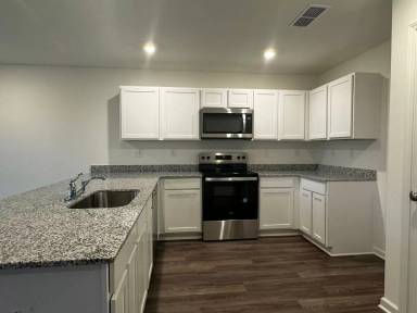 Main picture of 249 Isabella Way