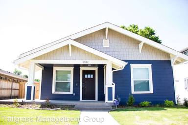 Main picture of 2532 E 6th St