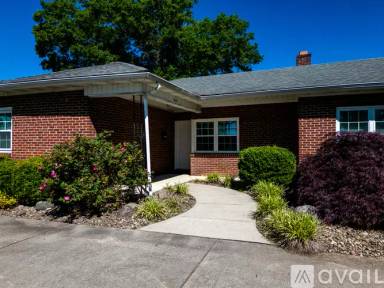 Main picture of 5800 E Pea Ridge Rd