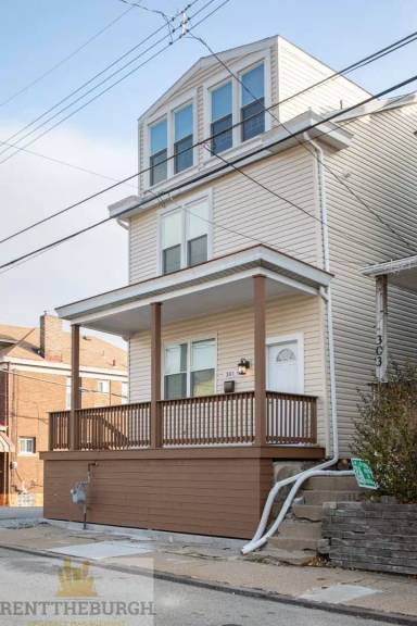 Main picture of 301 Clover St