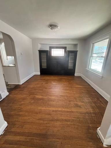 Main picture of 15911 Friend Ave