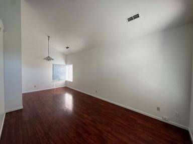 Main picture of 9 Raindrop Ct