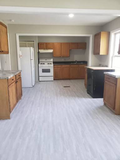 Main picture of 1325 Virginia Ave