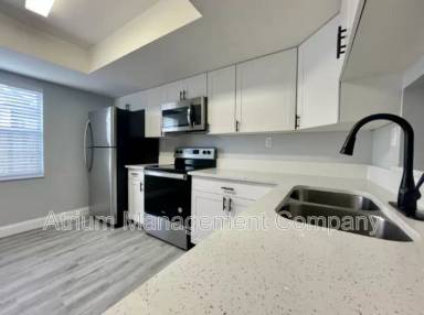 Main picture of 5305 N Boulevard