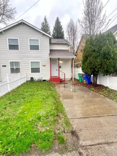 Main picture of 4827 NE Killingsworth St
