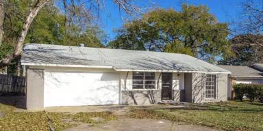 Main picture of 1625 Hawthorne Ln