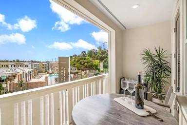Main picture of 1111 Hibiscus Way