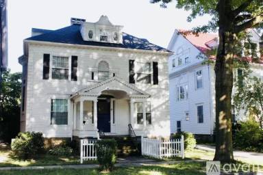 Main picture of 62 Dartmouth St