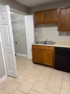 Main picture of 401 Garden City Dr