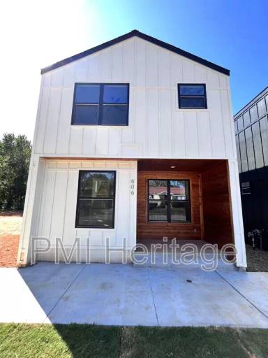 Main picture of 604 N 6th