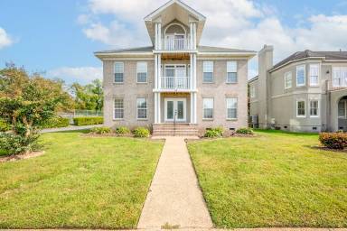 Main picture of 15 Brough Ln
