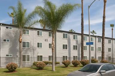 Main picture of 5492 Imperial Ave