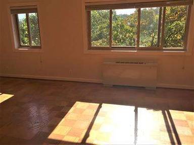 Main picture of 4570 MacArthur Blvd NW