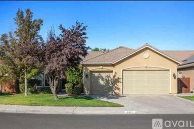 Main picture of 6861 N Cresta Ave