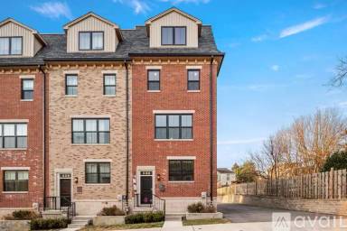Main picture of 330 Wright St