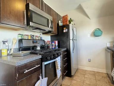 Main picture of 839 Parker St