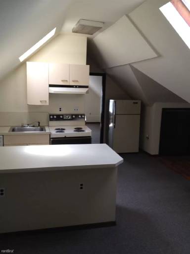 Main picture of 23 Oak St