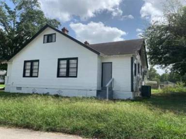 Main picture of 4018 3rd Ave