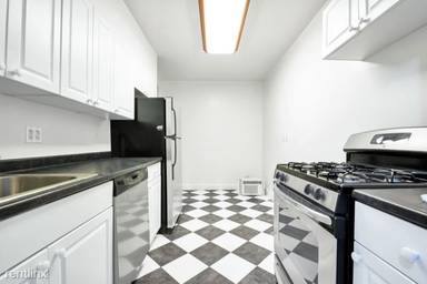 Main picture of 3265 Bainbridge Ave