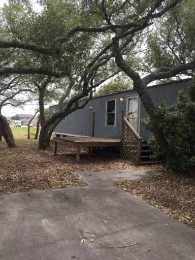 Main picture of 1800 N Live Oak St