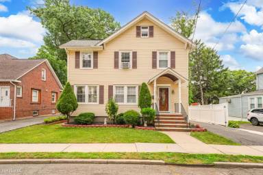 Main picture of 690 Garden St