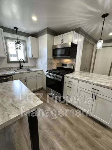 Main picture of 24 Manchester Ave
