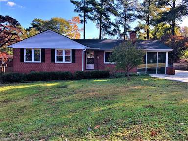 Main picture of 439 McBain Dr