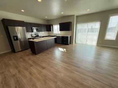 Main picture of 3033 39th Ave S