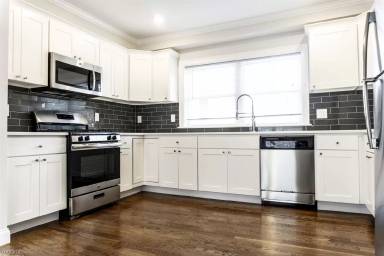 Main picture of 11 Roberts St