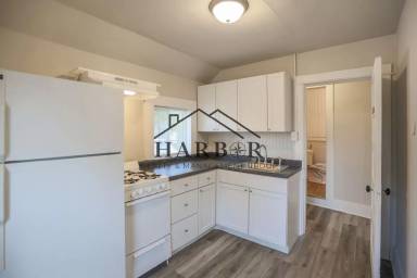 Main picture of 212 7th St NW