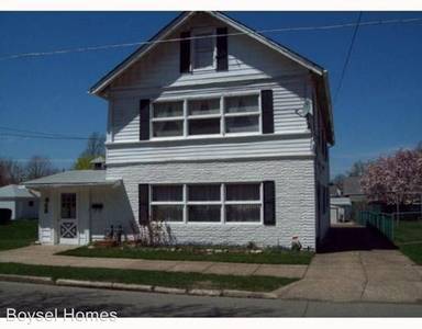 Main picture of 828 E 31st St