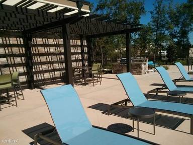 Main picture of Highpoint At Cypresswood