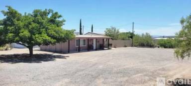 Main picture of 158 Huron Dr