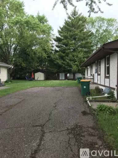 Main picture of 2717 Hampshire Ave N