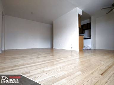 Main picture of 530 W Aldine Ave