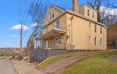 Main picture of 782 E 10th St