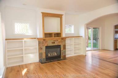 Main picture of 2908 NE Red Oak Dr
