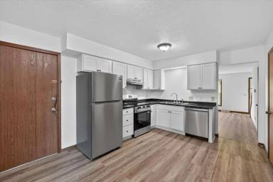 Main picture of 6839-6841 Woodlake Dr