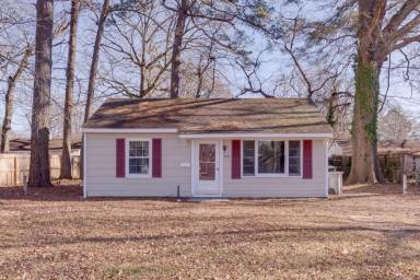 Main picture of 100 Pine Grove Ave