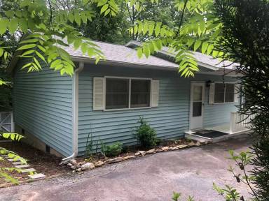 Main picture of 122 Wells St