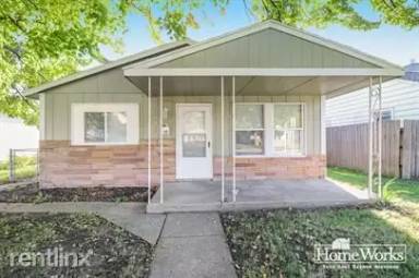 Main picture of 810 S Middleboro Ave