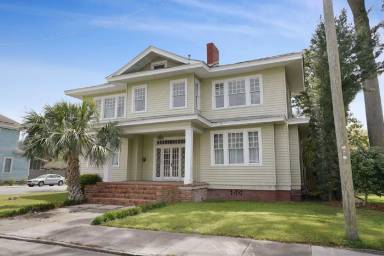 Main picture of 537 Maupas Ave