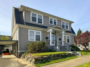 Main picture of 2403 N 44th St