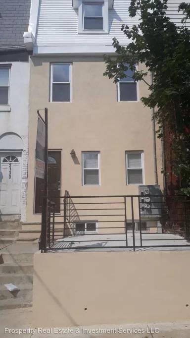 Main picture of 2132 N Franklin St