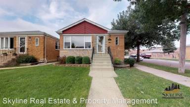 Main picture of 7258 N Oriole Ave