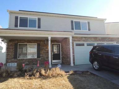 Main picture of 4976 Perth St